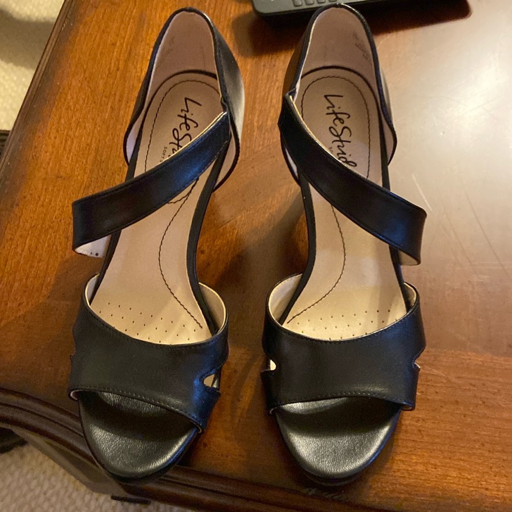 Life Stride black mid heels size 7
